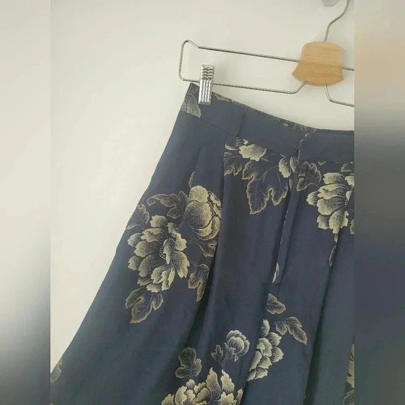 Ellen Tracy Floral Wide-Leg Pants - Black and Gray - Picture 2 of 8